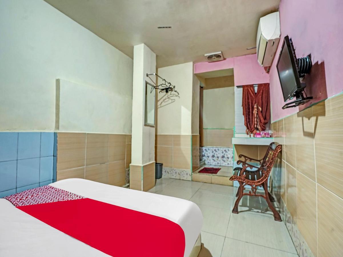 Oyo 90158 Hotel Lendosis Perintis Kemerdekaan Palimbão Exterior foto
