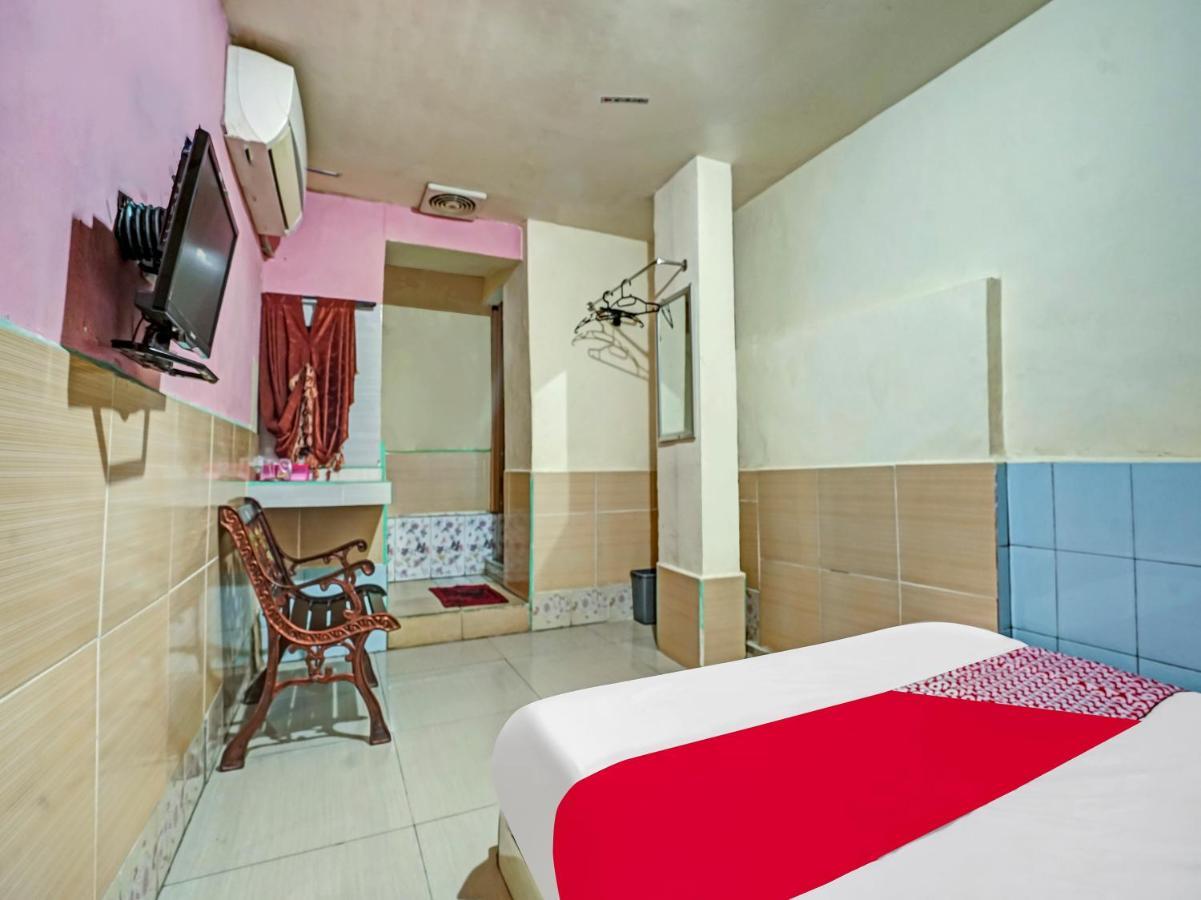 Oyo 90158 Hotel Lendosis Perintis Kemerdekaan Palimbão Exterior foto