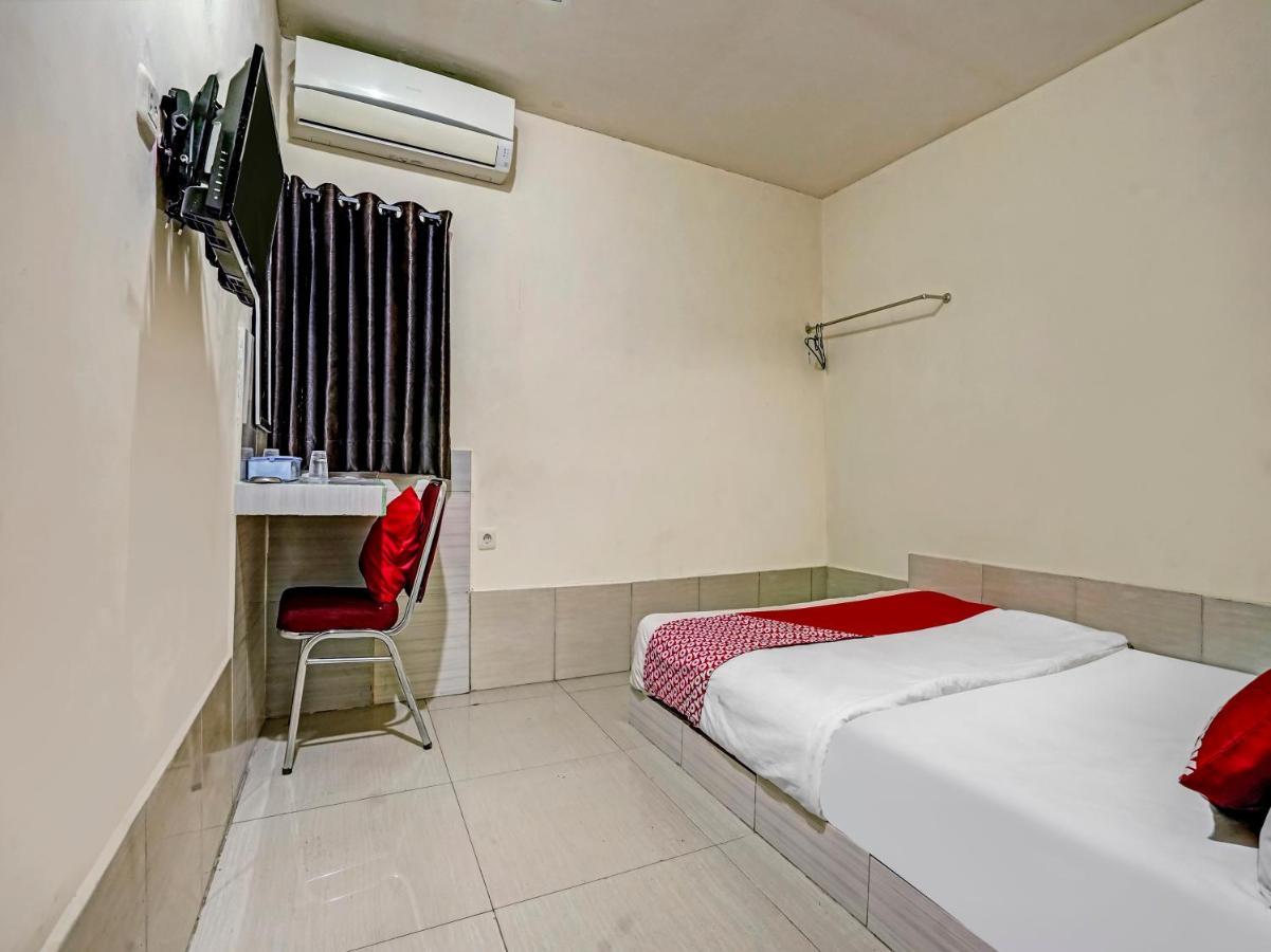 Oyo 90158 Hotel Lendosis Perintis Kemerdekaan Palimbão Exterior foto